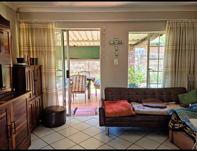 2 BEDROOM TOWNHOUSE FOR SALE IN ELARDUSPARK